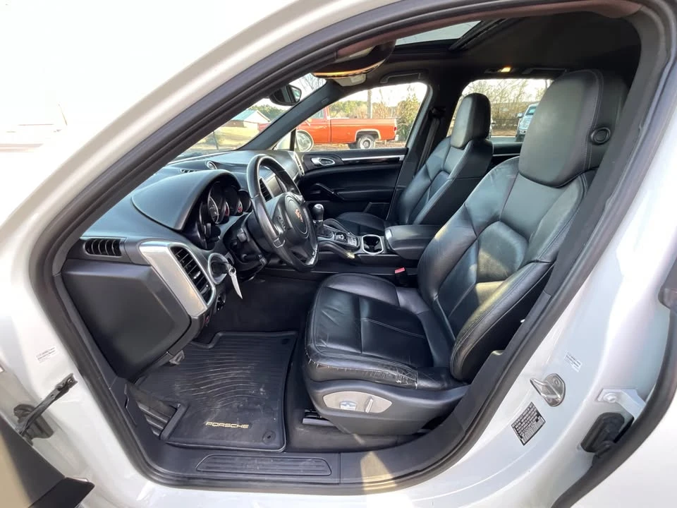 2013 Porsche 958 Cayenne - Image 10 of 20