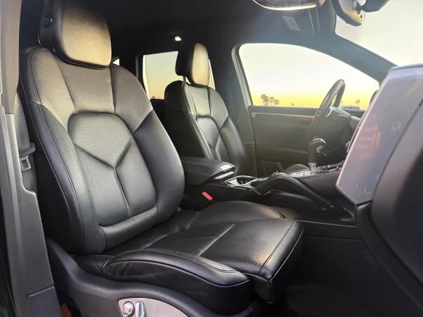 2013 Porsche 958 Cayenne S - Image 12 of 21