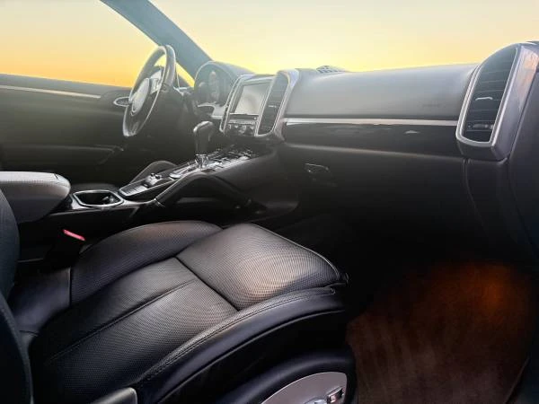 2013 Porsche 958 Cayenne S - Image 10 of 21