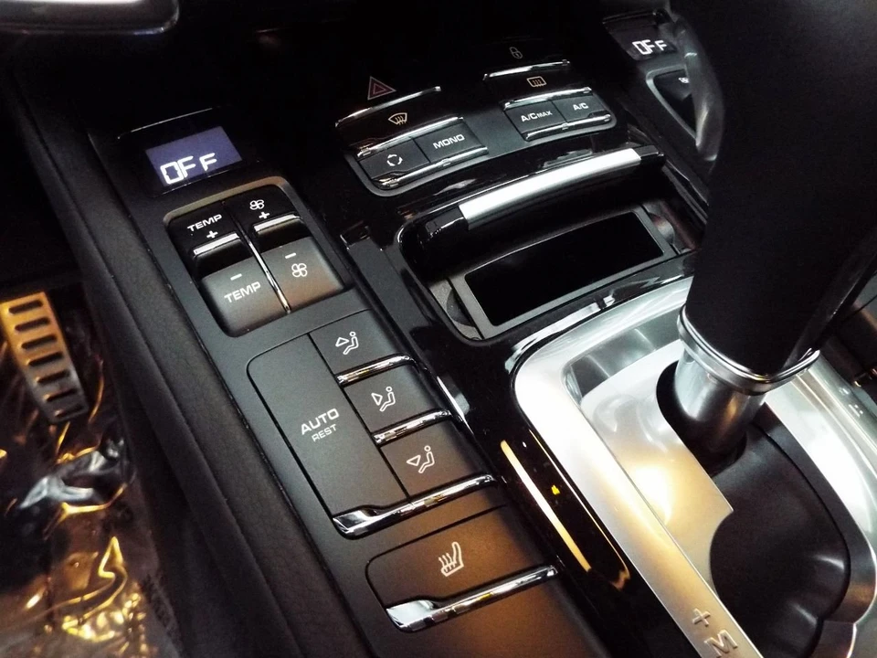 2013 Porsche 958 Cayenne S - Image 6 of 8