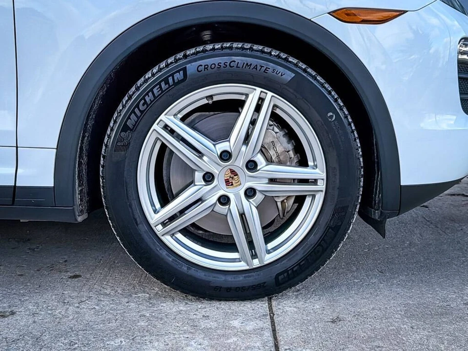 2013 Porsche 958 Cayenne S - Image 13 of 21