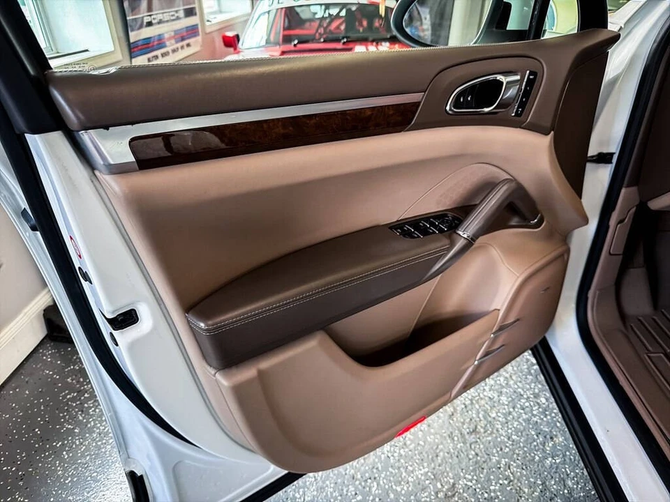 2013 Porsche 958 Cayenne S - Image 17 of 21