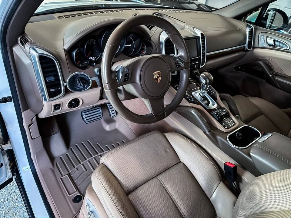 2013 Porsche 958 Cayenne S - Image 16 of 21