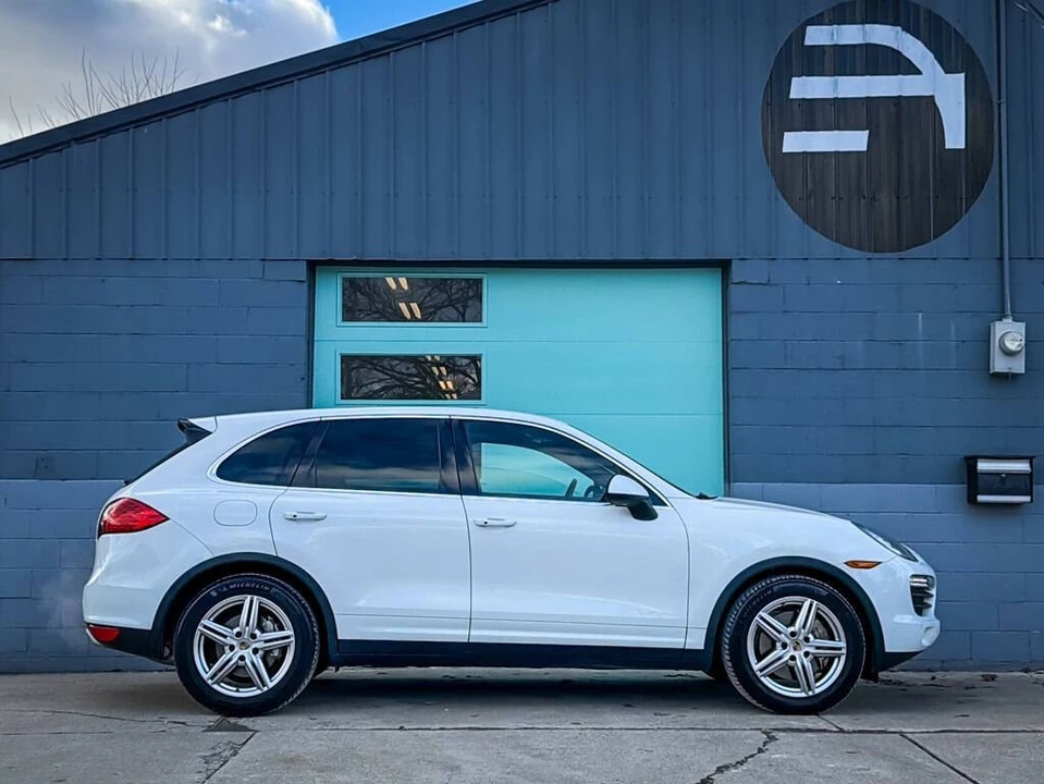 2013 Porsche 958 Cayenne S - Image 10 of 21