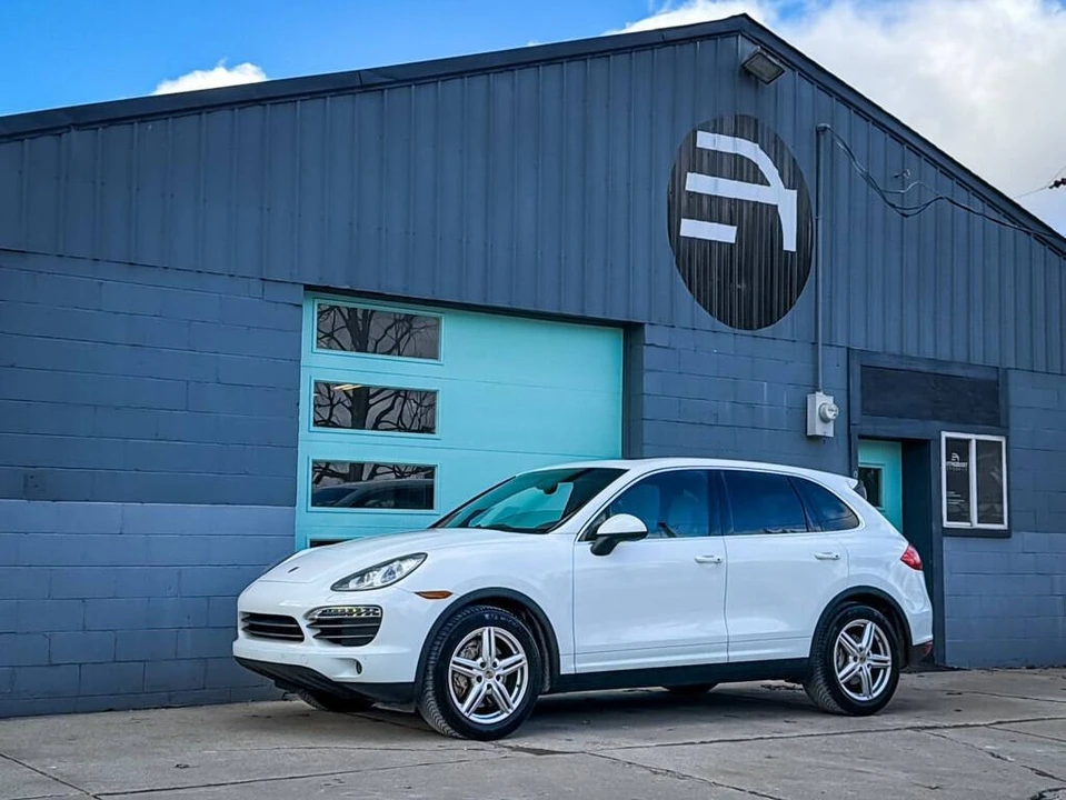 2013 Porsche 958 Cayenne S - Image 2 of 21