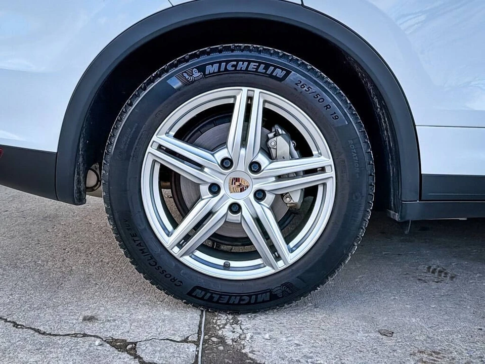 2013 Porsche 958 Cayenne S - Image 12 of 21