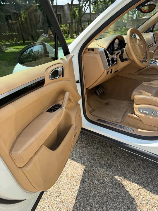 2013 Porsche 958 Cayenne S - Image 5 of 12