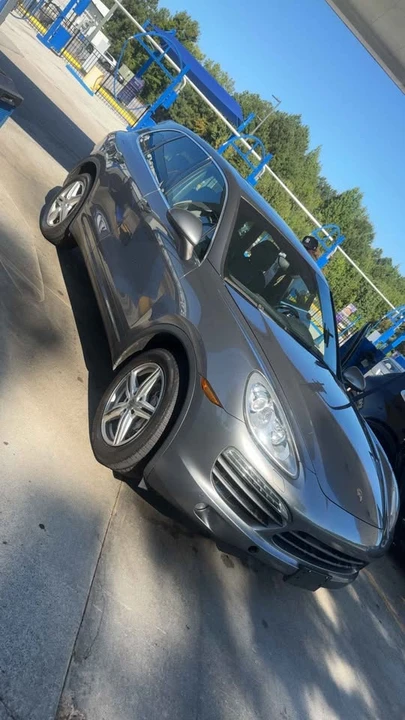 2013 Porsche 958 Cayenne - Image 3 of 5