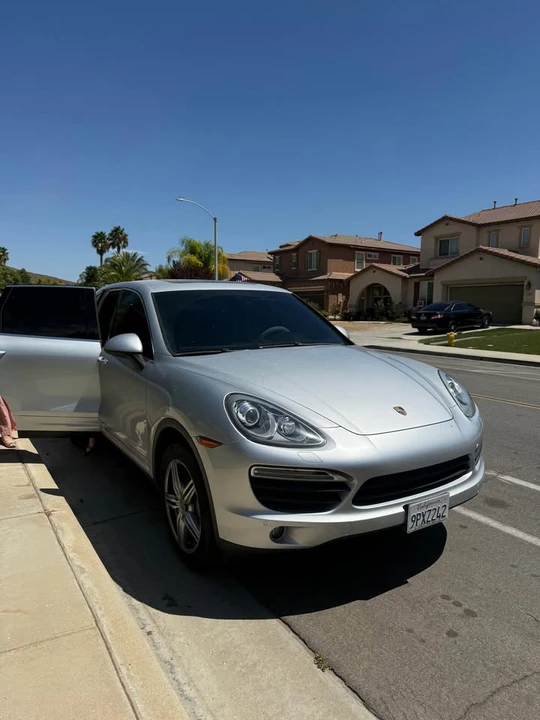 2013 Porsche 958 Cayenne S - Image 4 of 5