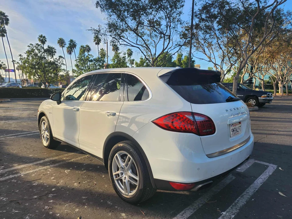 2013 Porsche 958 Cayenne S - Image 15 of 31