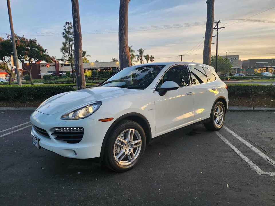 2013 Porsche 958 Cayenne S - Image 12 of 31