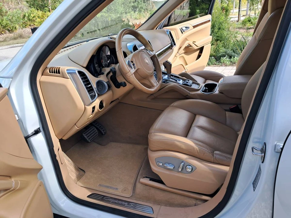 2013 Porsche 958 Cayenne S - Image 3 of 18
