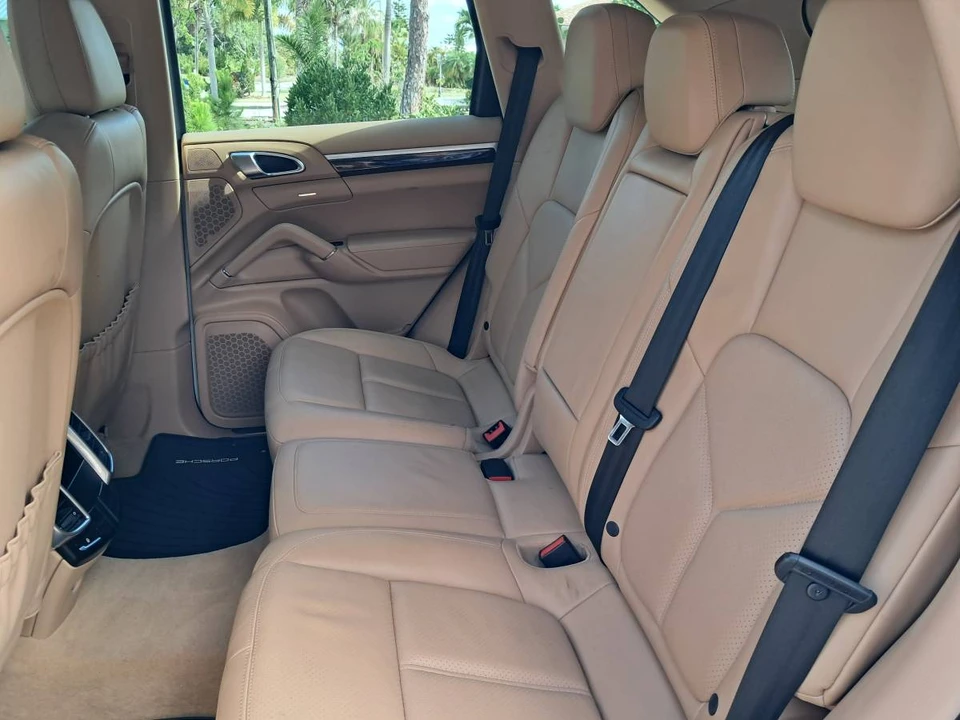 2013 Porsche 958 Cayenne S - Image 7 of 18