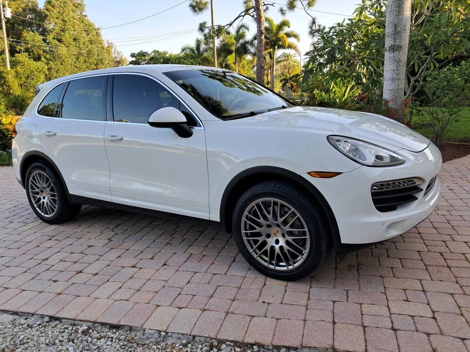 2013 Porsche 958 Cayenne S - Image 11 of 18