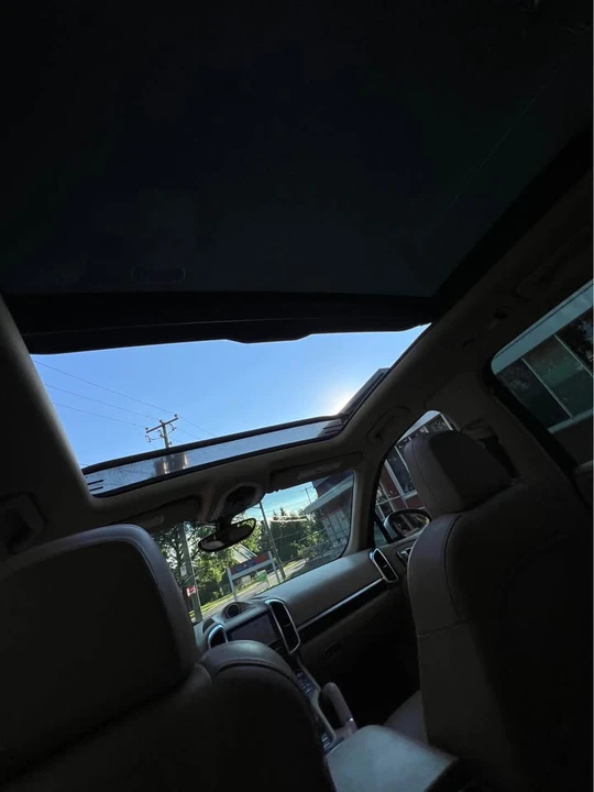 2013 Porsche 958 Cayenne S - Image 9 of 14