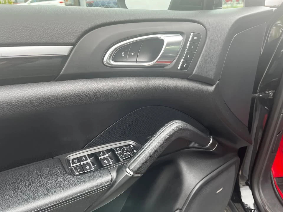 2013 Porsche 958 Cayenne S - Image 8 of 20