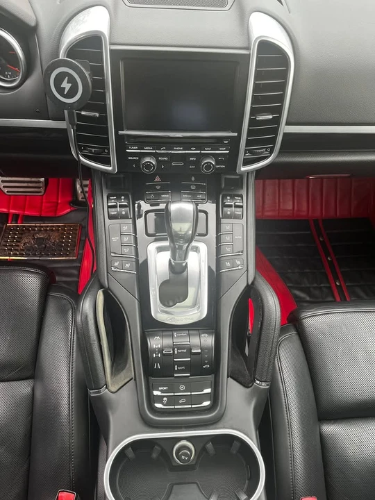 2013 Porsche 958 Cayenne S - Image 11 of 20