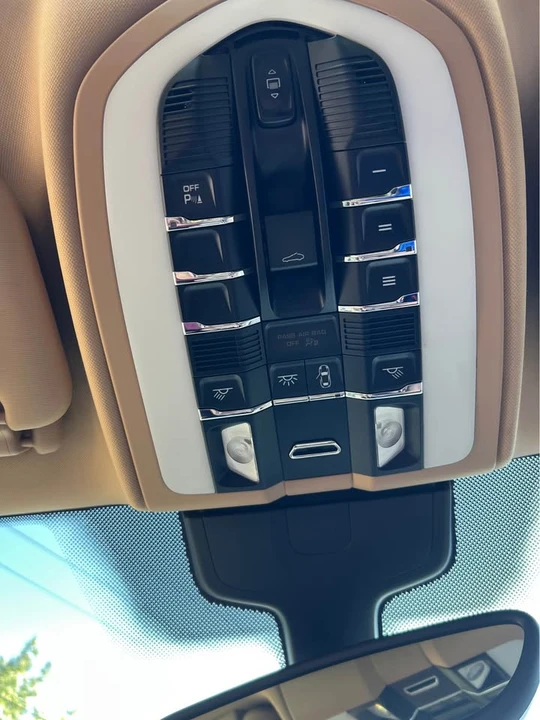 2013 Porsche 958 Cayenne S - Image 12 of 14