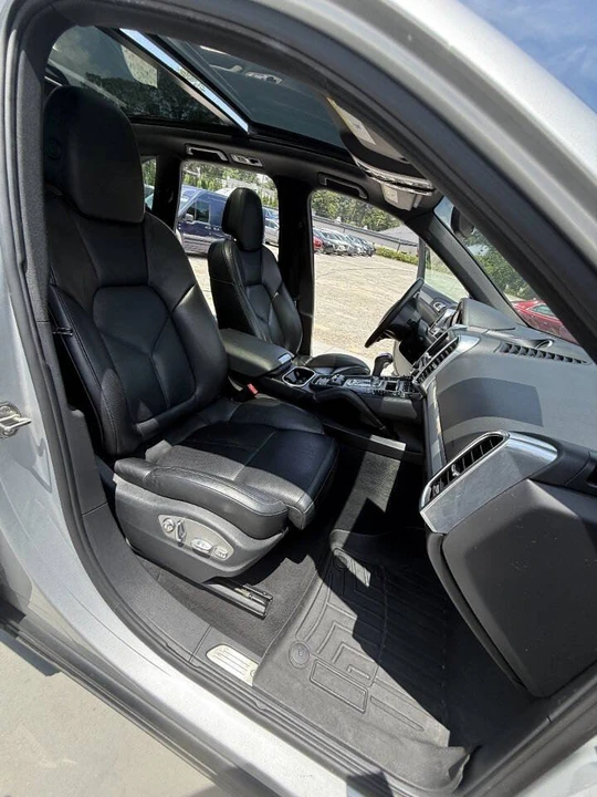 2013 Porsche 958 Cayenne S - Image 15 of 16