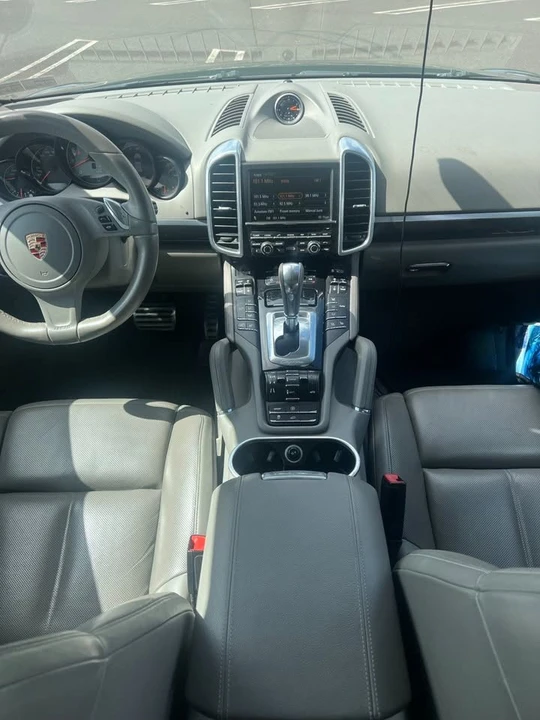 2013 Porsche 958 Cayenne S - Image 12 of 18