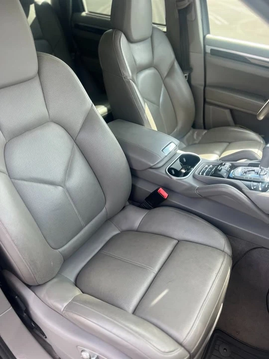 2013 Porsche 958 Cayenne S - Image 14 of 18