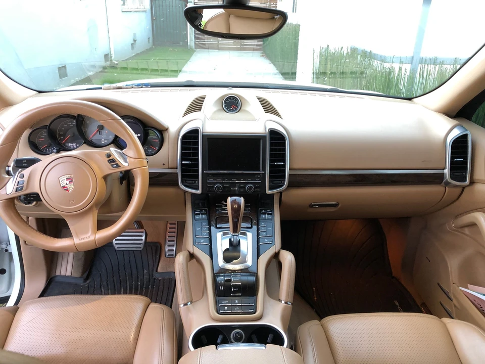 2013 Porsche 958 Cayenne S - Image 8 of 13