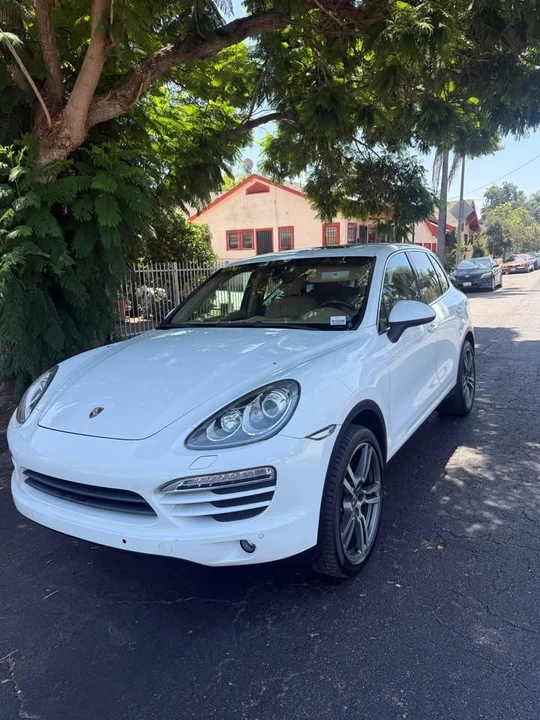 2013 Porsche 958 Cayenne S - Image 4 of 14