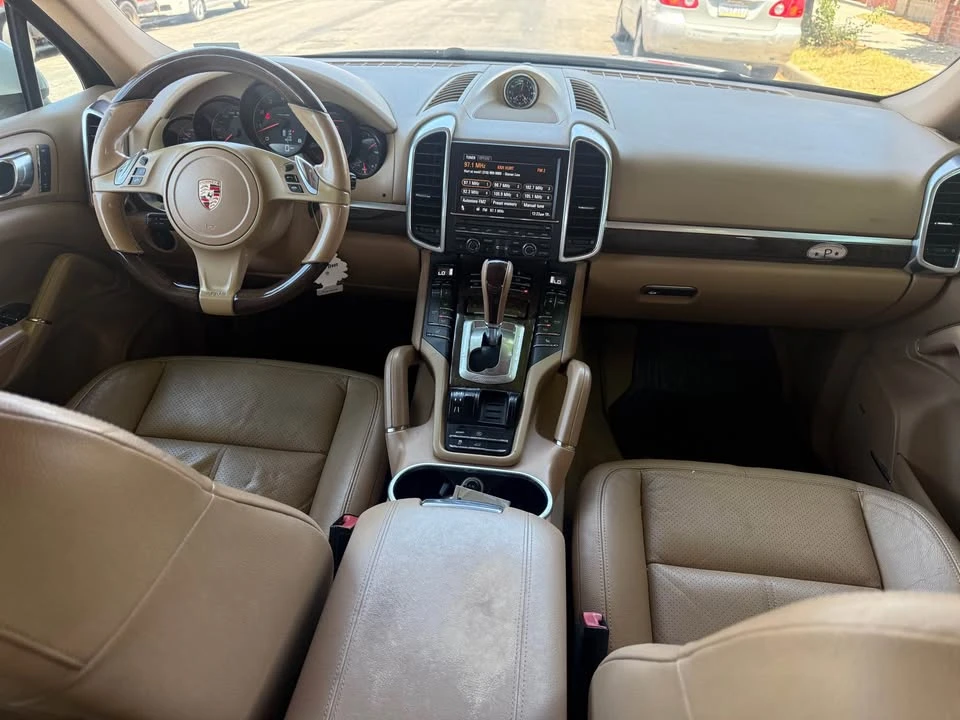 2013 Porsche 958 Cayenne S - Image 12 of 14