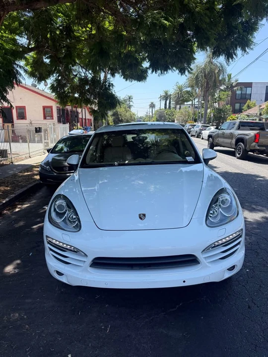 2013 Porsche 958 Cayenne S - Image 2 of 14