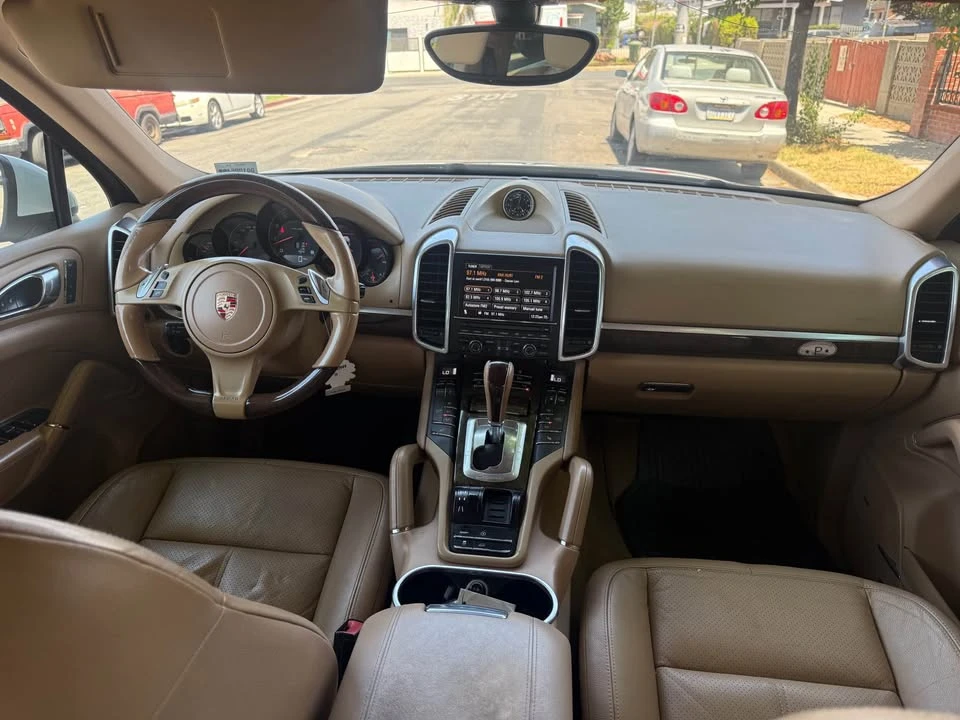 2013 Porsche 958 Cayenne S - Image 11 of 14