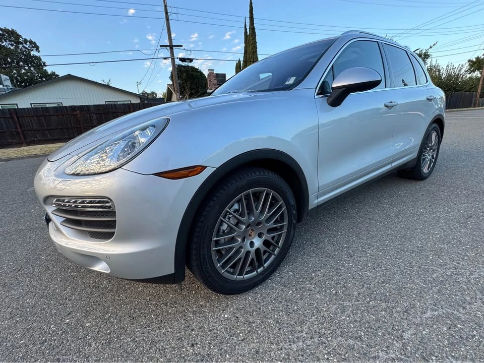 2013 Porsche 958 Cayenne S - Image 2 of 14