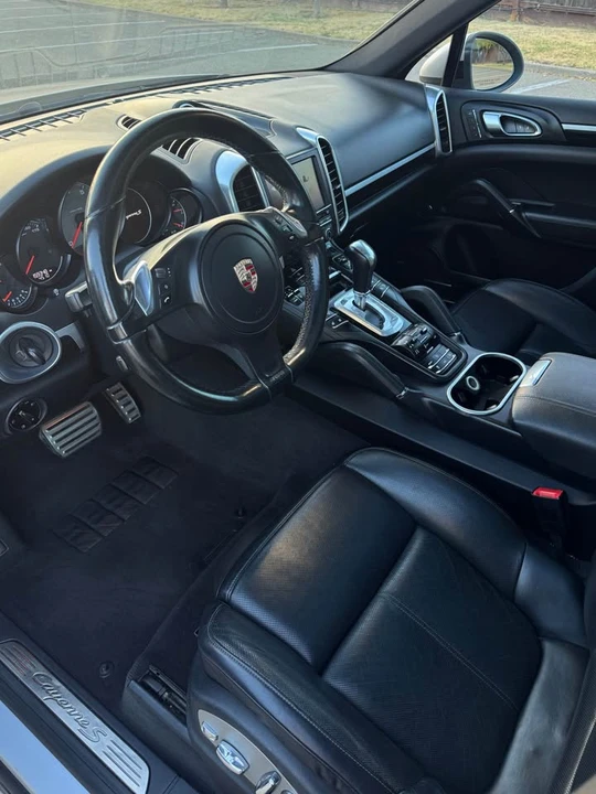 2013 Porsche 958 Cayenne S - Image 9 of 14