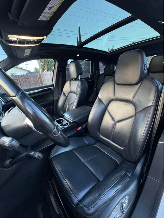 2013 Porsche 958 Cayenne S - Image 10 of 14