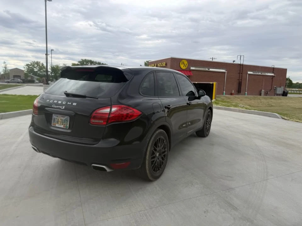 2013 Porsche 958 Cayenne S - Image 3 of 9