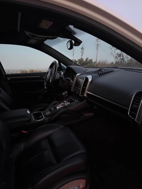 2013 Porsche 958 Cayenne S - Image 7 of 20