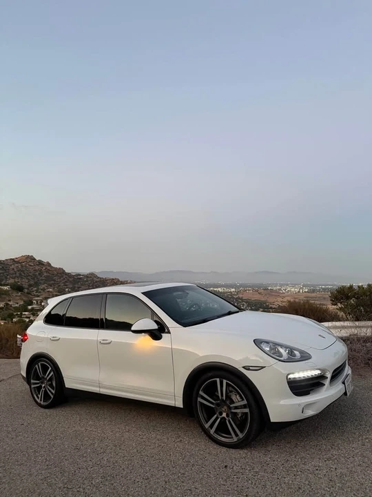 2013 Porsche 958 Cayenne S - Image 16 of 20