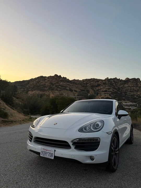 2013 Porsche 958 Cayenne S - Image 2 of 20
