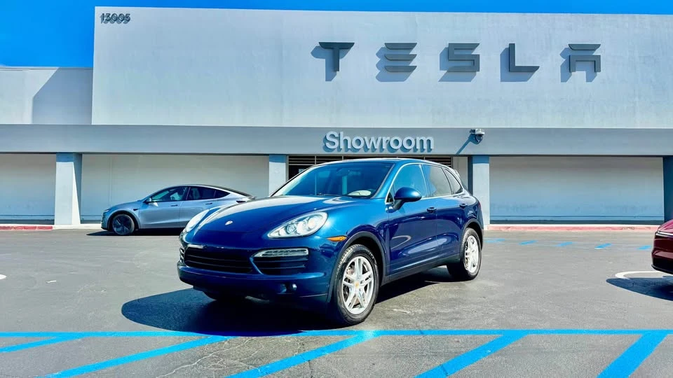 2013 Porsche 958 Cayenne S - Image 11 of 19