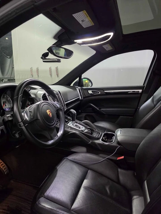 2013 Porsche 958 Cayenne S - Image 7 of 14