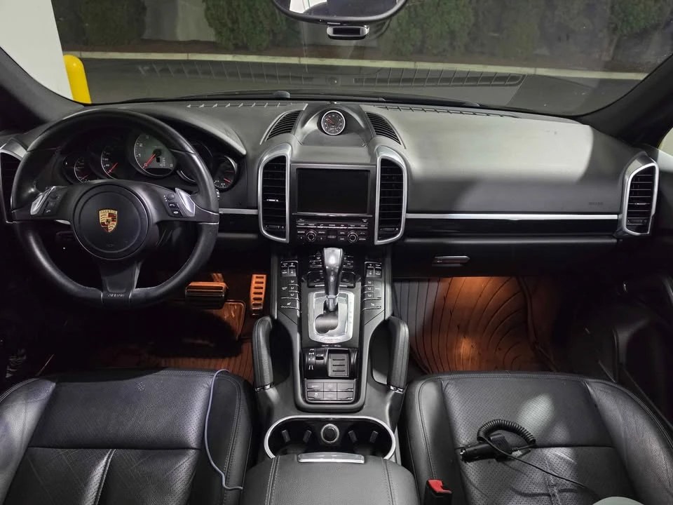2013 Porsche 958 Cayenne S - Image 10 of 14