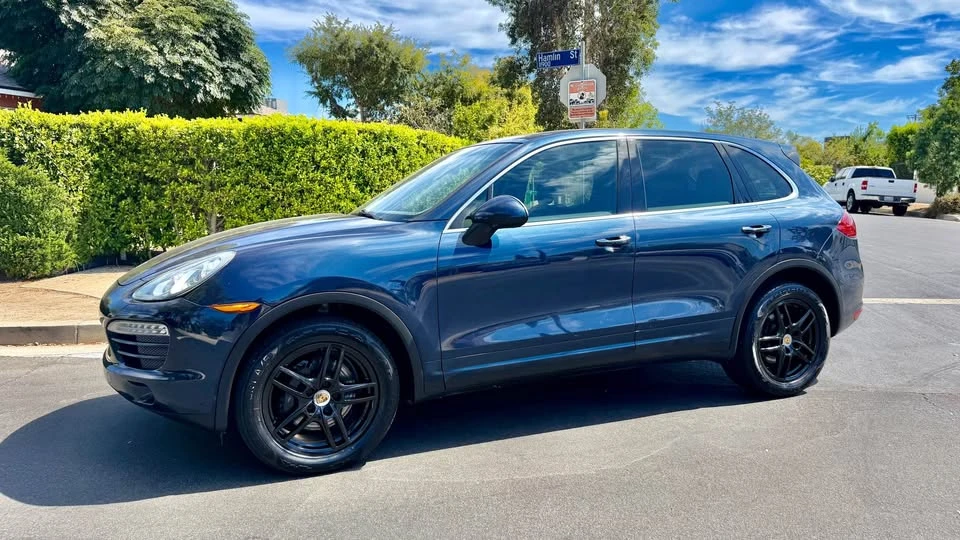 2013 Porsche 958 Cayenne S - Image 10 of 17
