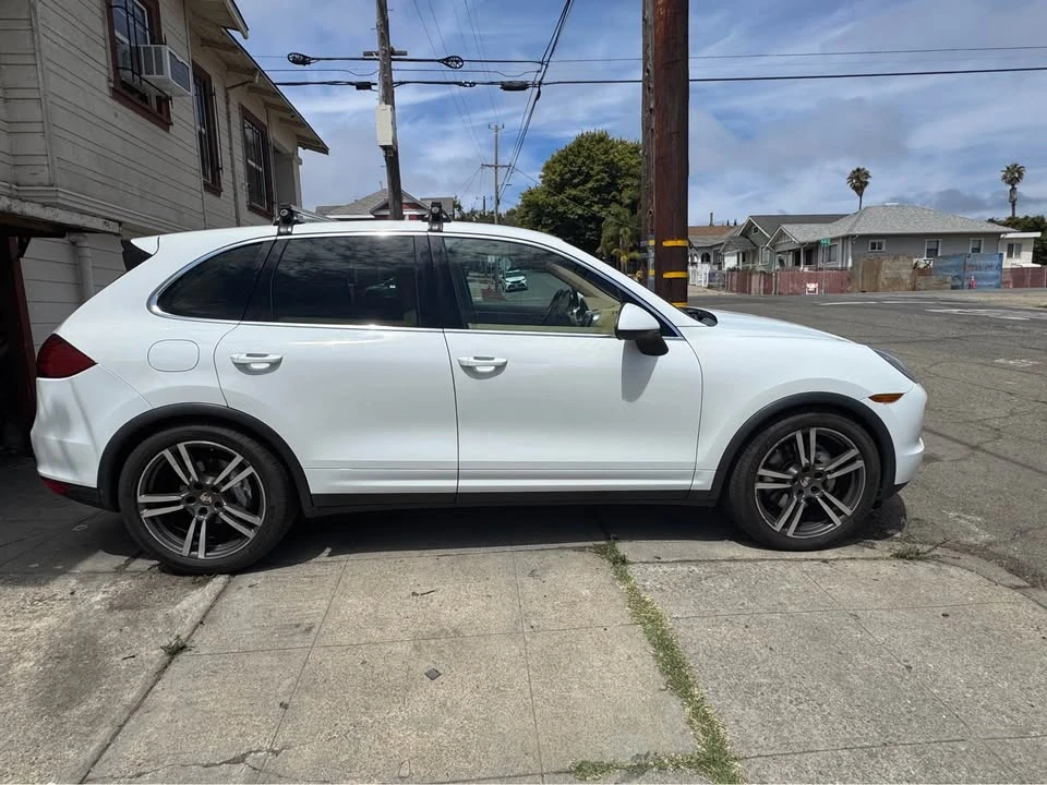 2013 Porsche 958 Cayenne S - Image 3 of 11