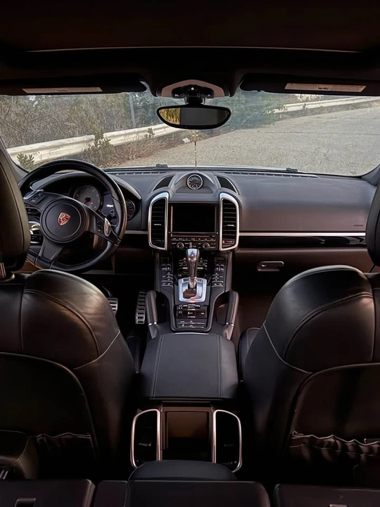 2013 Porsche 958 Cayenne S - Image 4 of 9