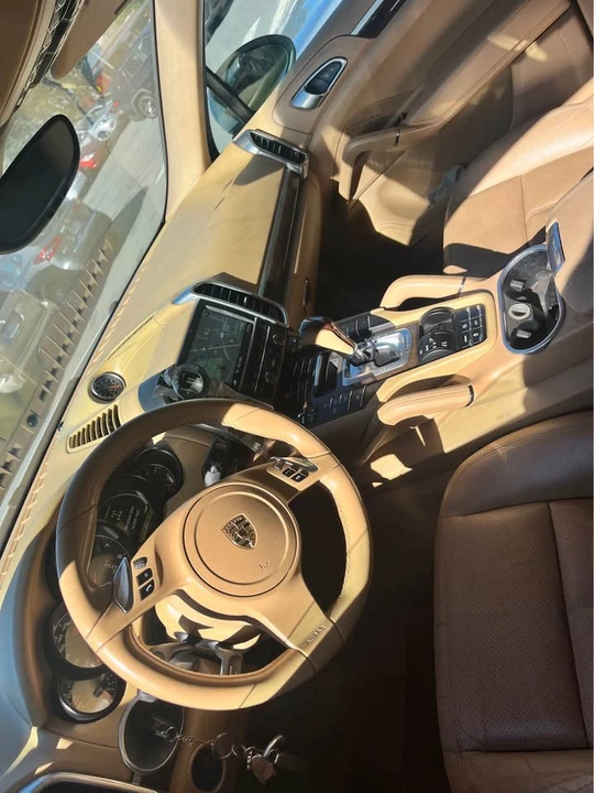 2013 Porsche 958 Cayenne S - Image 5 of 6