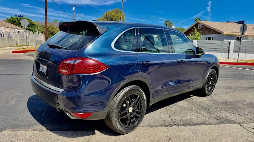 2013 Porsche 958 Cayenne S - Image 2 of 12