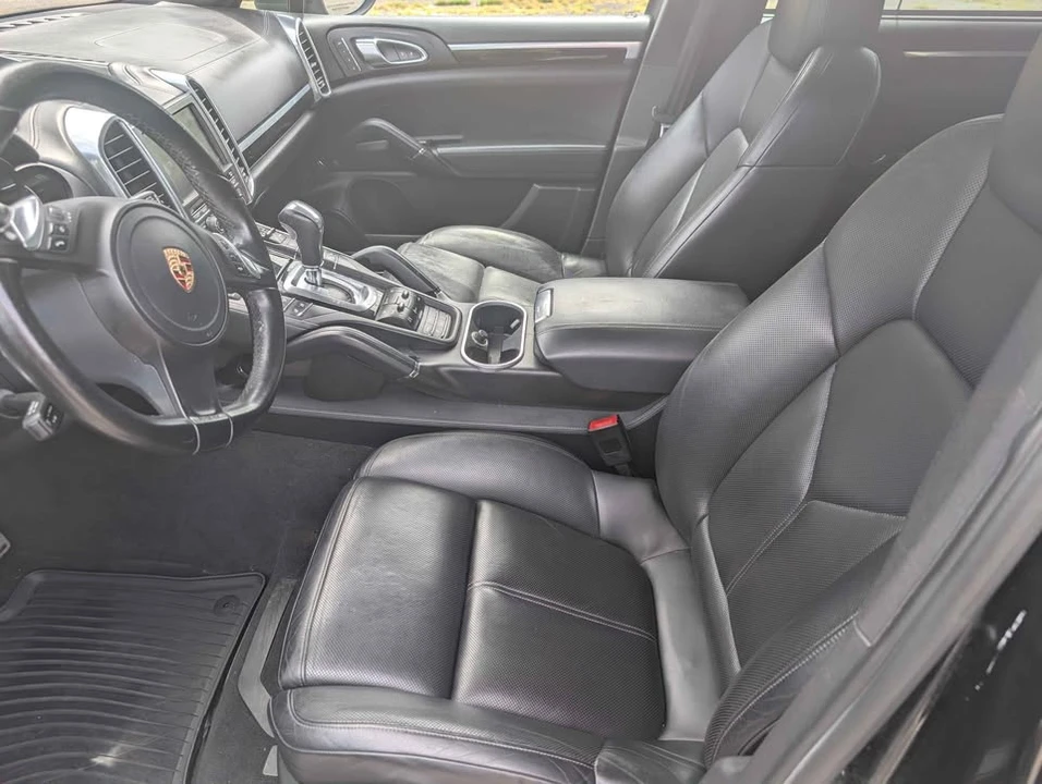 2013 Porsche 958 Cayenne S - Image 6 of 12