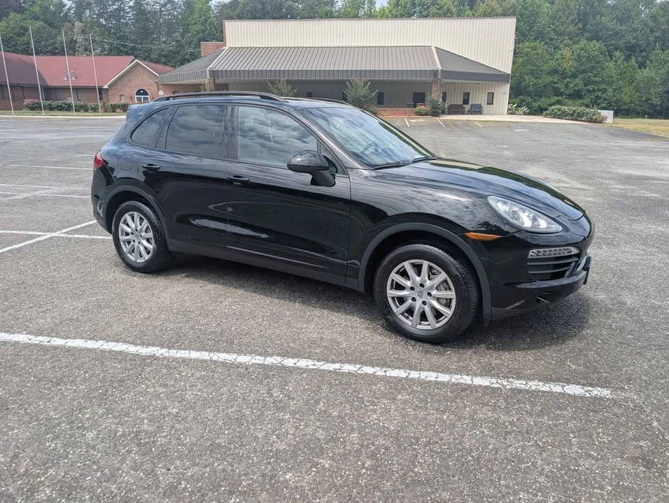 2013 Porsche 958 Cayenne S - Image 2 of 12
