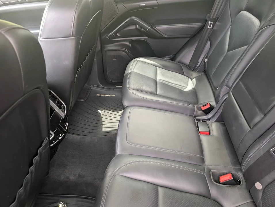 2013 Porsche 958 Cayenne S - Image 9 of 12