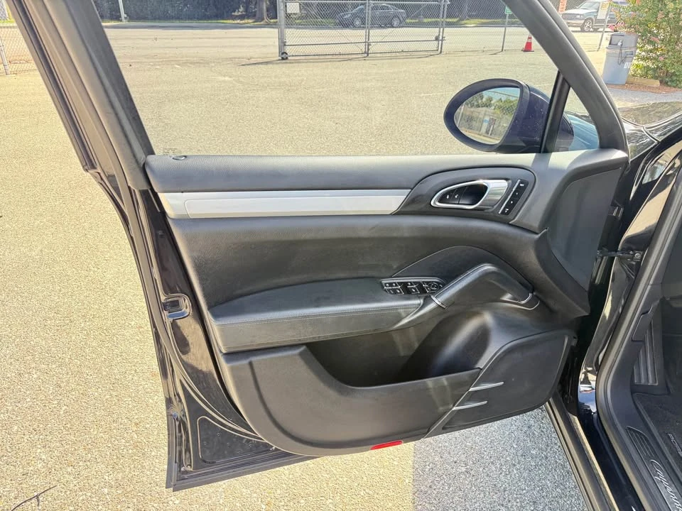 2013 Porsche 958 Cayenne S - Image 9 of 20