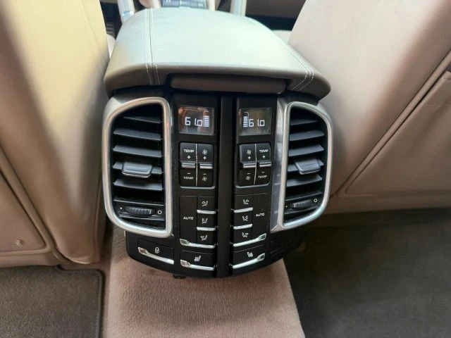 2013 Porsche 958 Cayenne S - Image 29 of 31